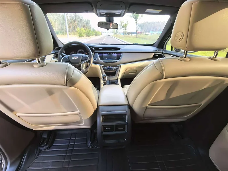 Cadillac XT5 — фото 17