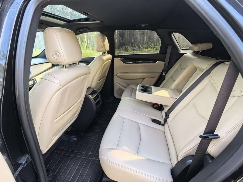 Cadillac XT5 — фото 18