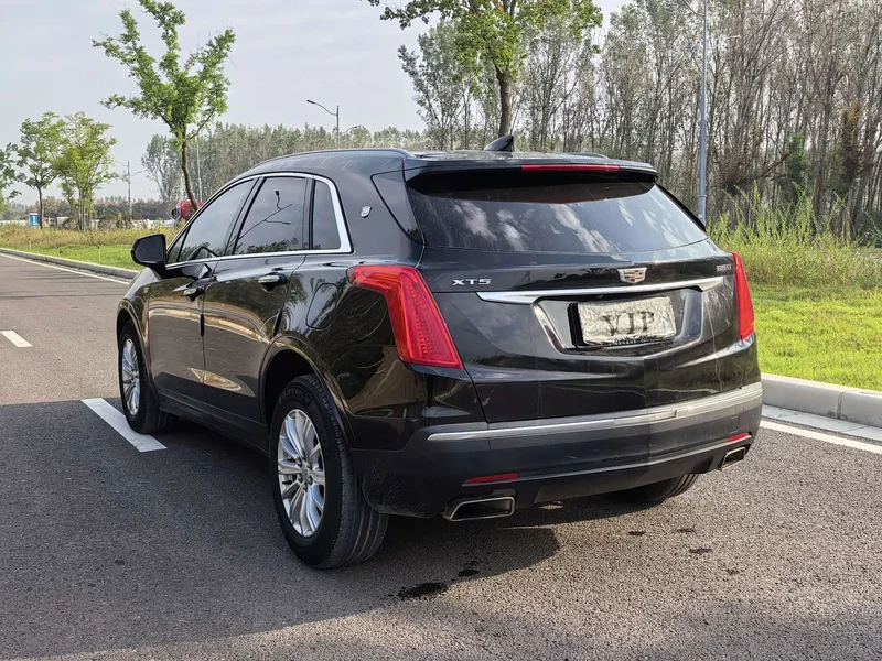 Cadillac XT5 — фото 21