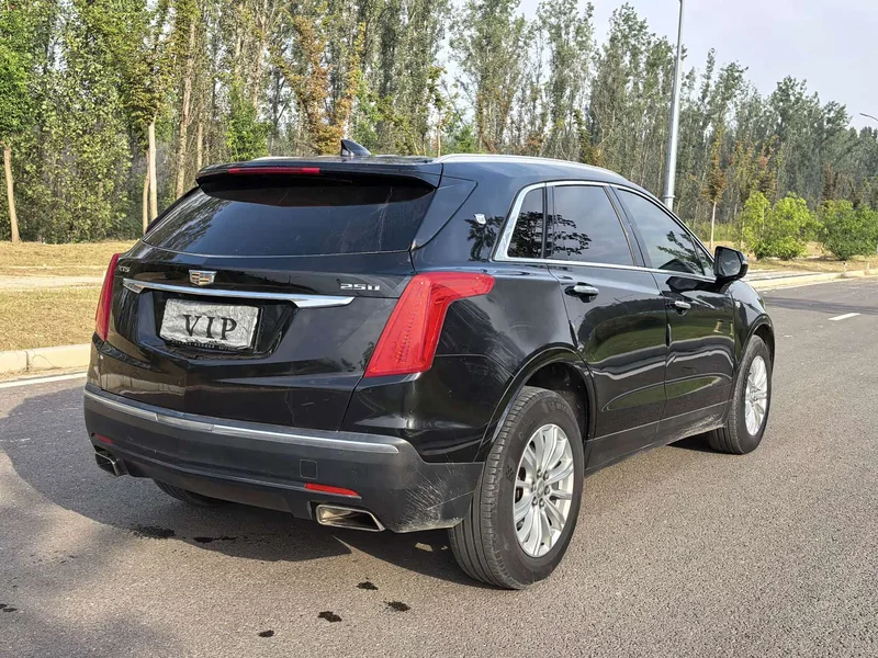 Cadillac XT5 — фото 23