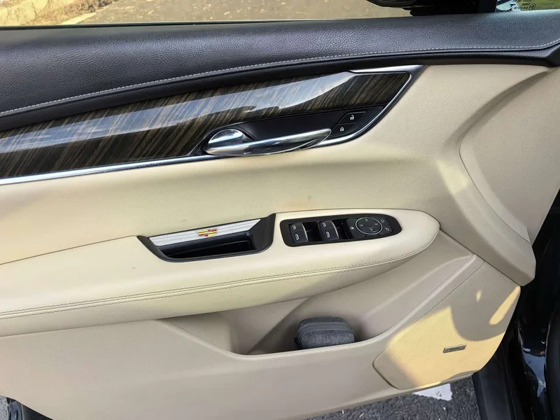 Cadillac XT5 — фото 6
