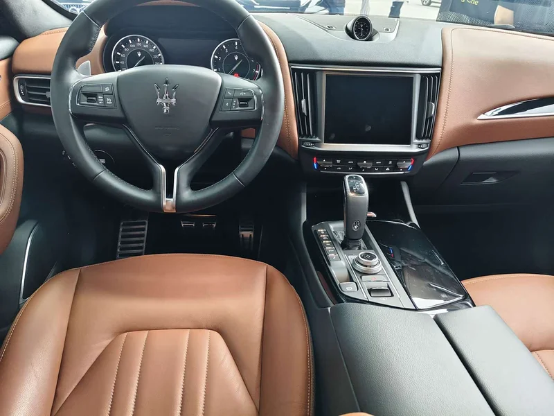 Maserati Levante — фото 13