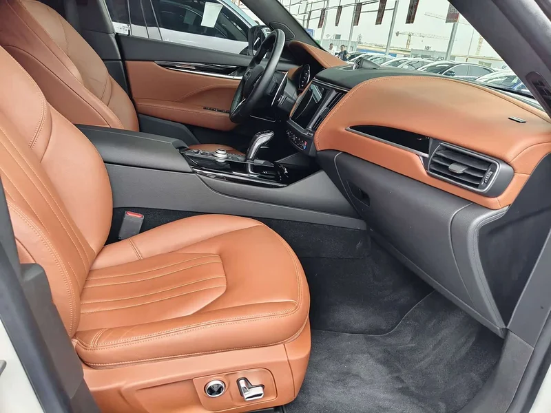 Maserati Levante — фото 19
