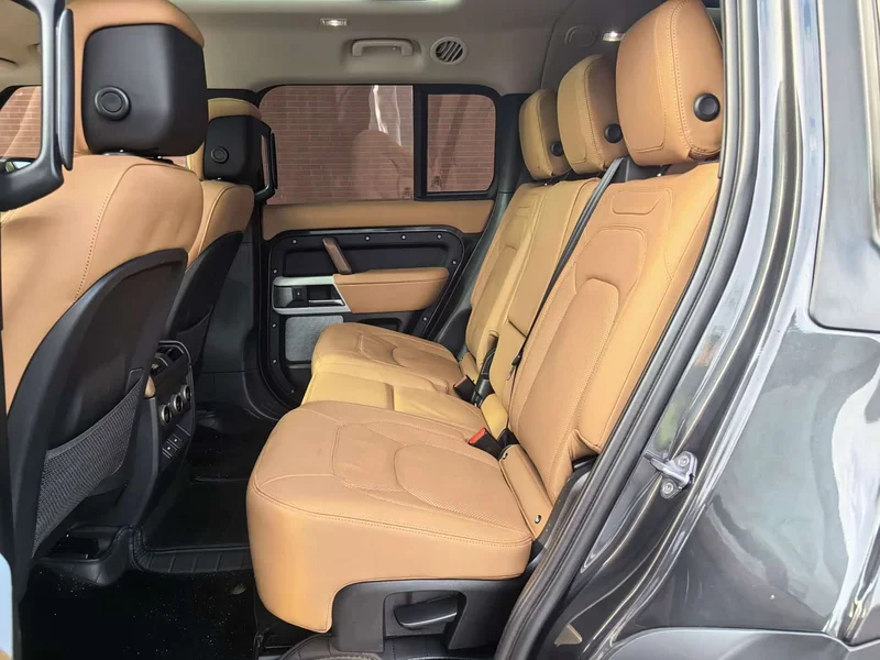 Land Rover Defender — фото 11