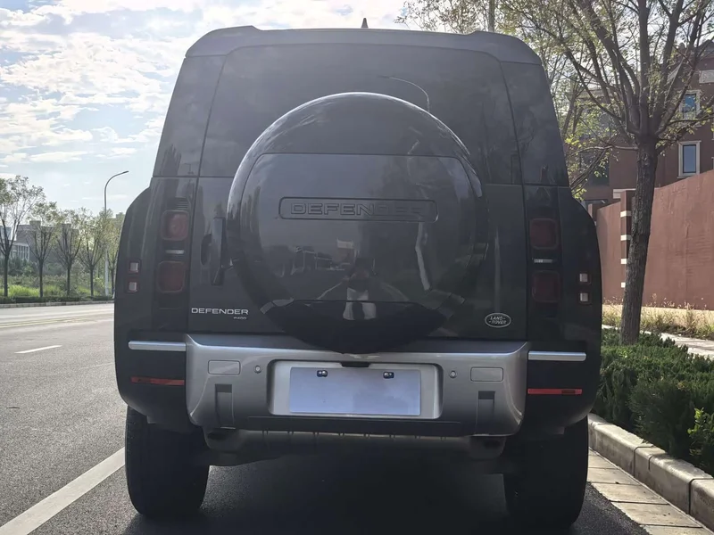 Land Rover Defender — фото 14