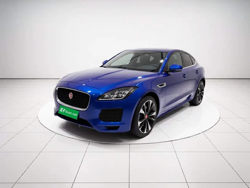 Jaguar E-PACE — фото 1
