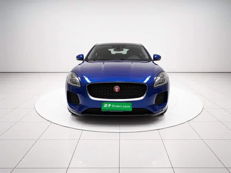 Jaguar E-PACE — фото 2