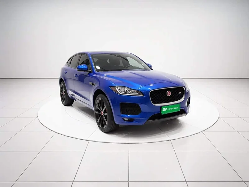 Jaguar E-PACE — фото 3