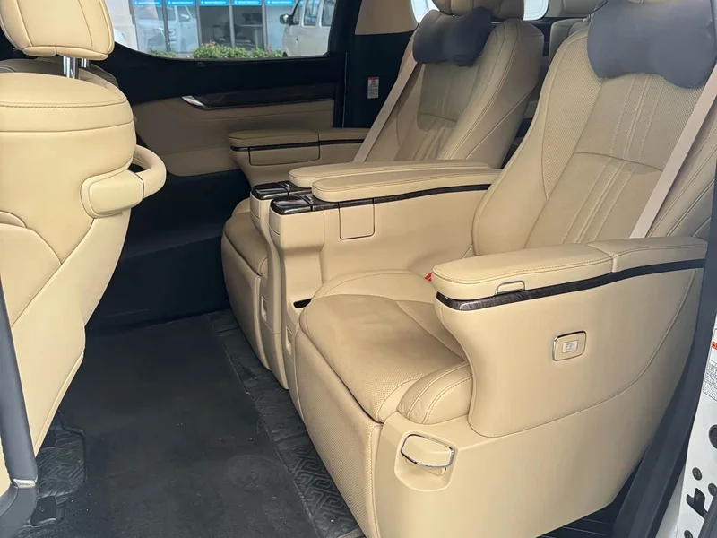 Toyota Alphard — фото 6