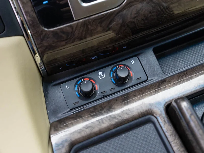 Toyota Alphard — фото 12