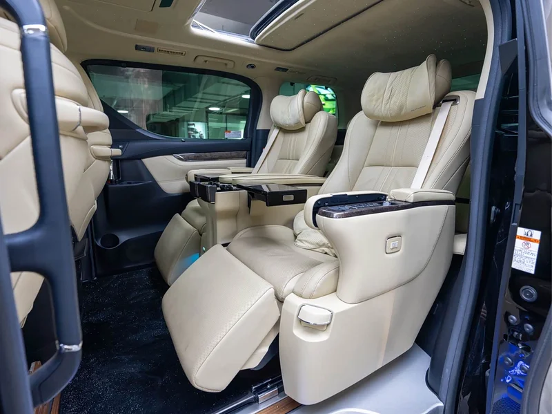 Toyota Alphard — фото 17