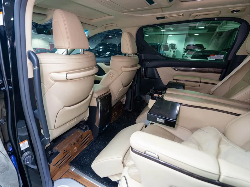 Toyota Alphard — фото 19