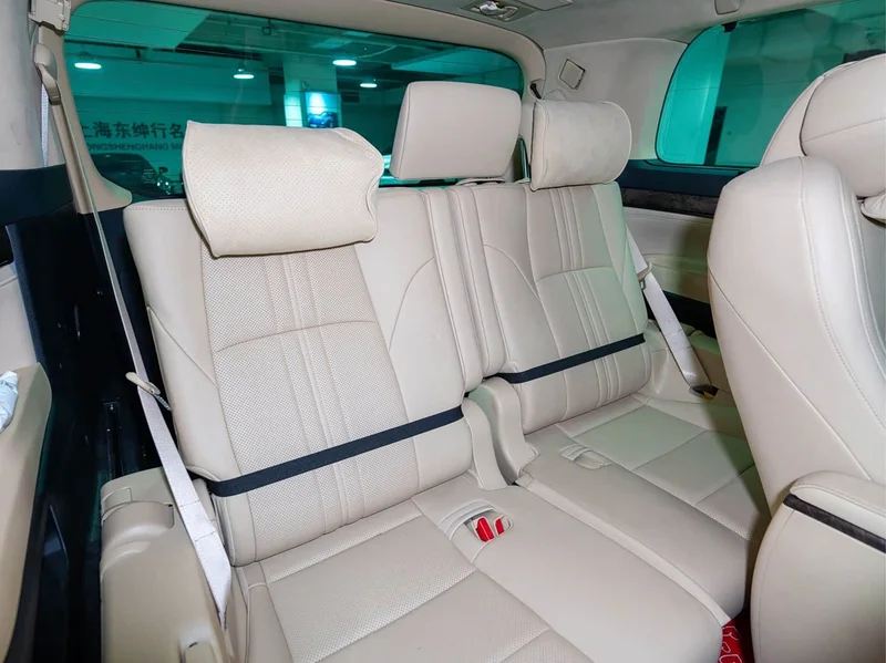 Toyota Alphard — фото 24