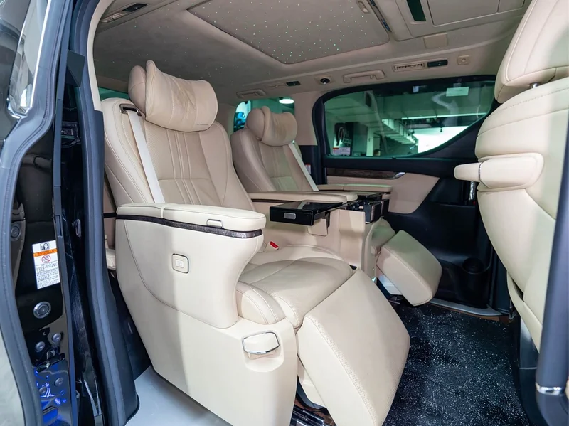 Toyota Alphard — фото 25