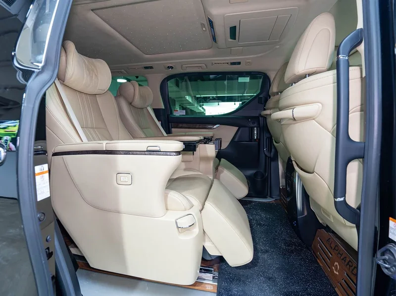Toyota Alphard — фото 26