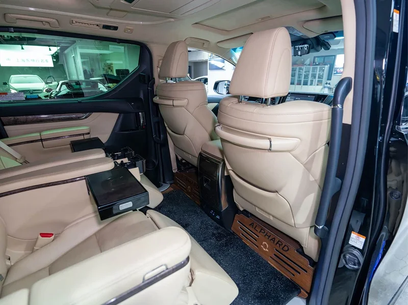Toyota Alphard — фото 27