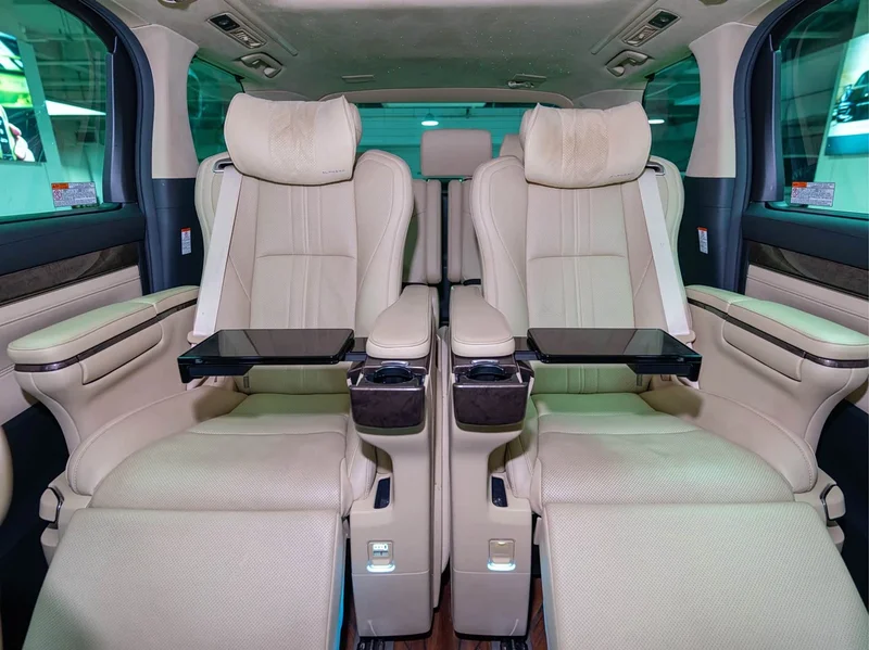 Toyota Alphard — фото 6