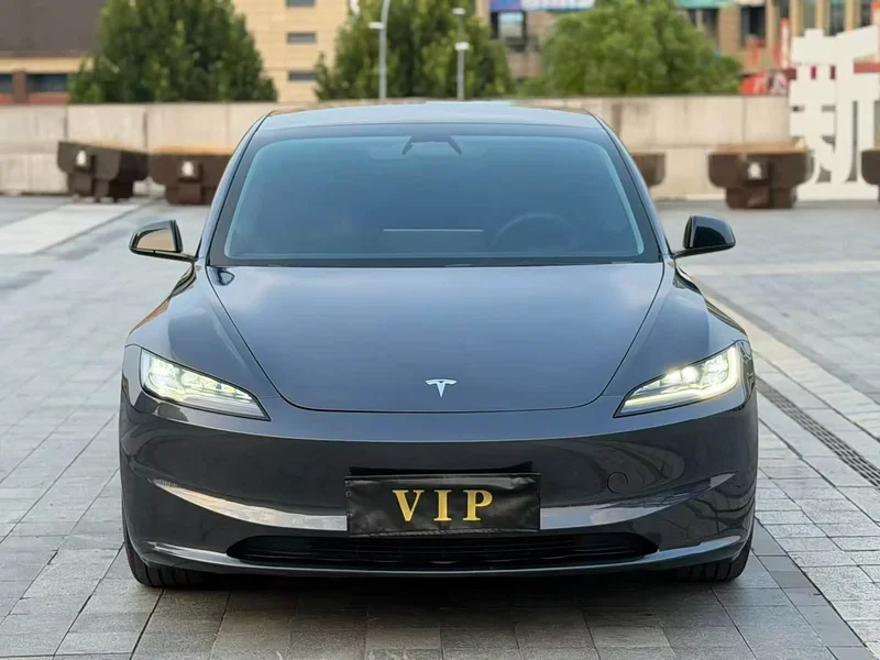 Tesla Model 3 — фото 2