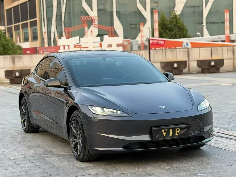 Tesla Model 3 — фото 3
