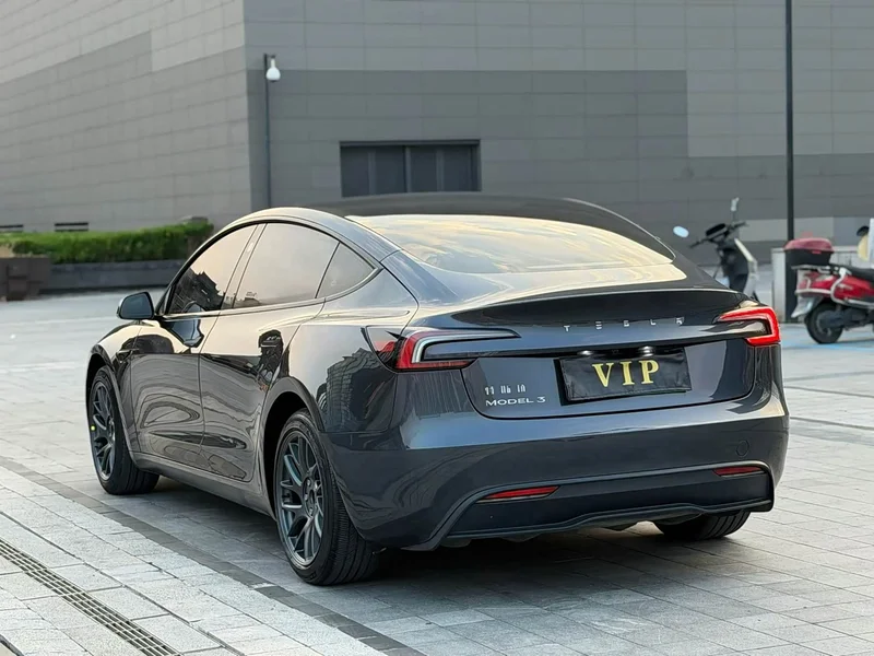 Tesla Model 3 — фото 6