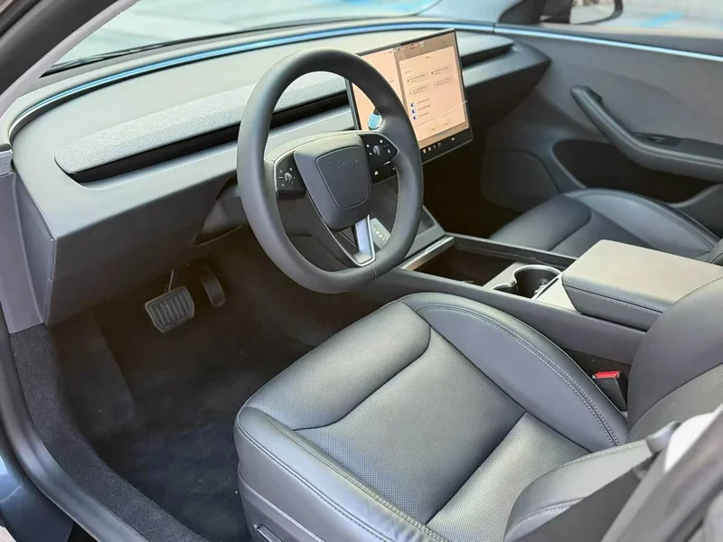 Tesla Model 3 — фото 7