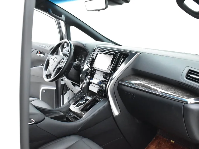 Toyota Alphard — фото 11