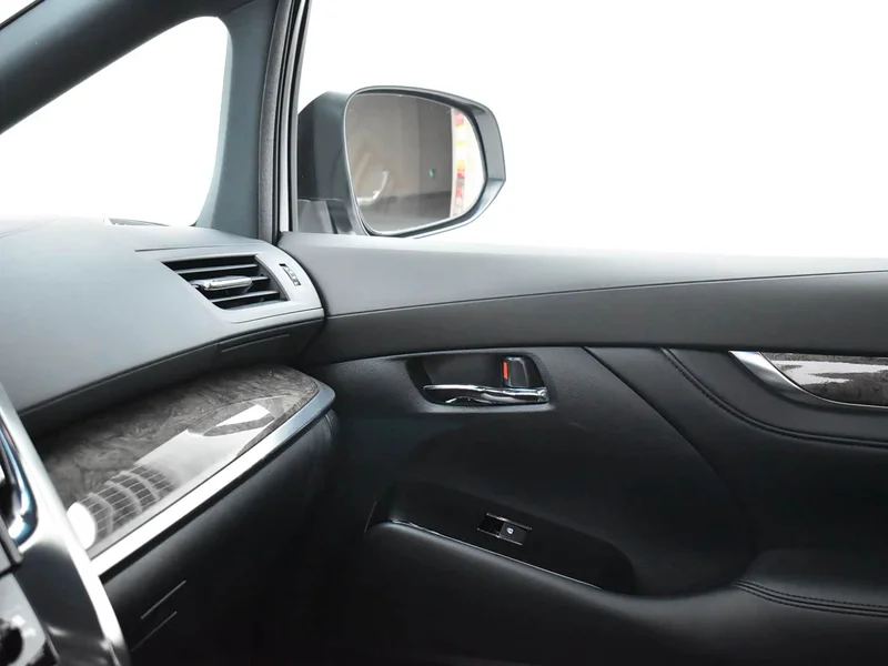 Toyota Alphard — фото 15