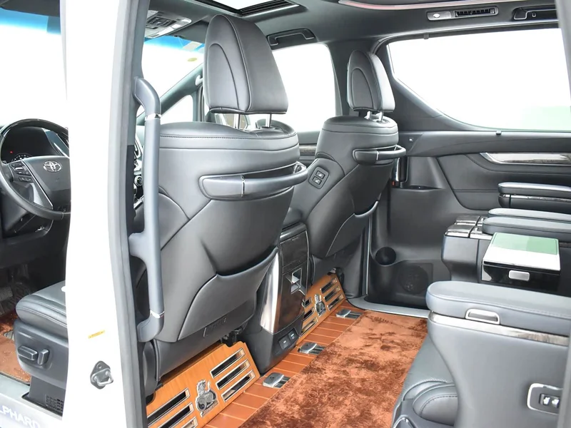 Toyota Alphard — фото 22