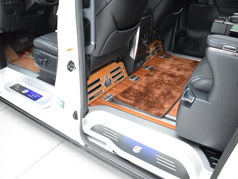 Toyota Alphard — фото 24