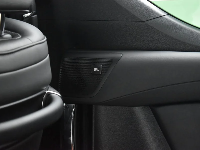 Toyota Alphard — фото 25