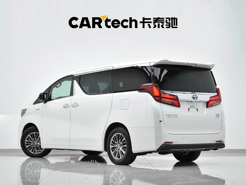 Toyota Alphard — фото 31