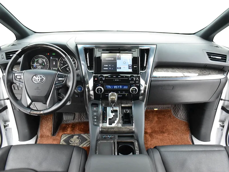 Toyota Alphard — фото 7