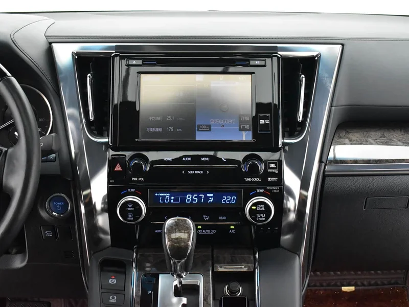Toyota Alphard — фото 8