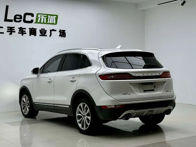 Lincoln MKC — фото 16