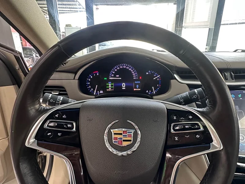 Cadillac XTS — фото 14
