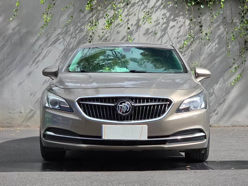 Buick LaCrosse — фото 2