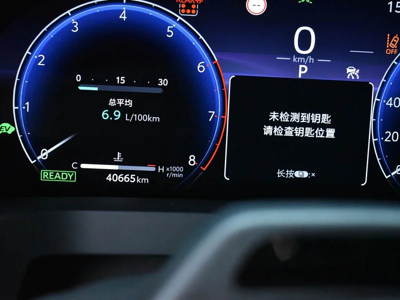 Toyota Alphard — фото 17