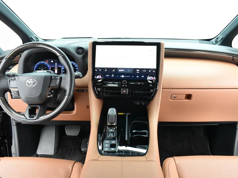 Toyota Alphard — фото 9