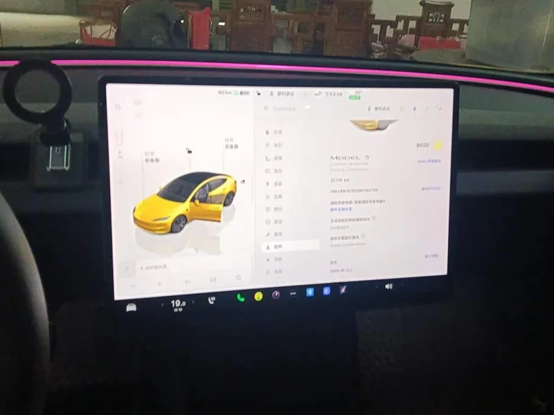 Tesla Model 3 — фото 13