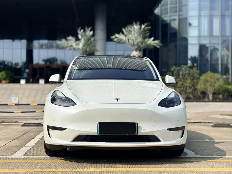 Tesla Model Y — фото 2
