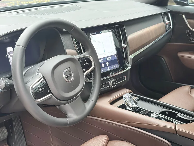 Volvo S90 — фото 12