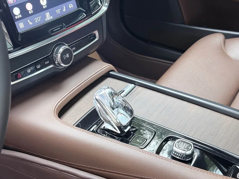 Volvo S90 — фото 13