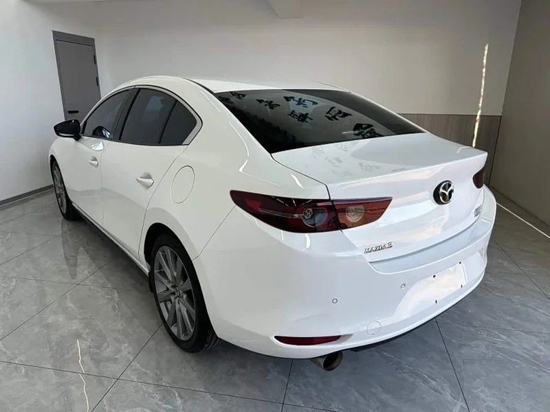 Mazda 3 Axela — фото 4