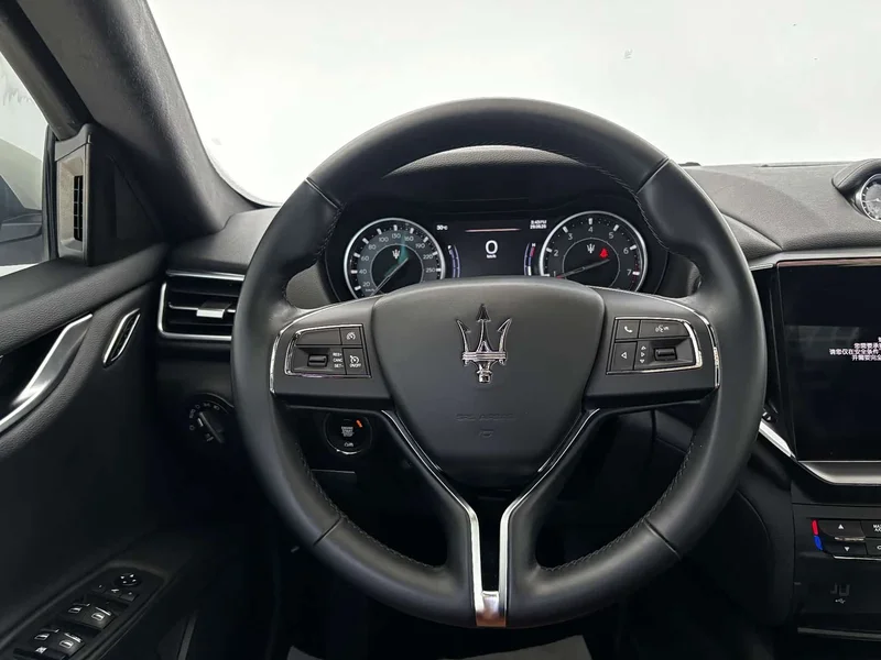 Maserati Ghibli — фото 16