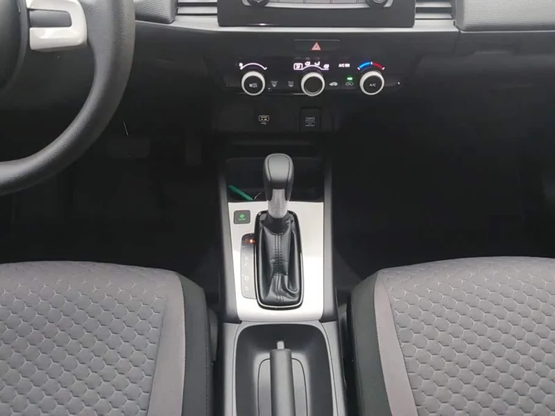 Honda Fit — фото 16
