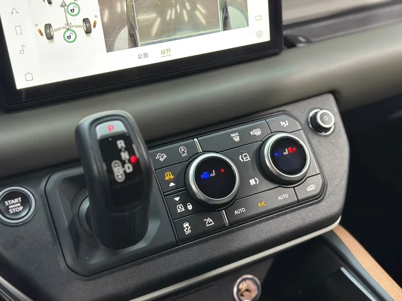 Land Rover Defender — фото 14