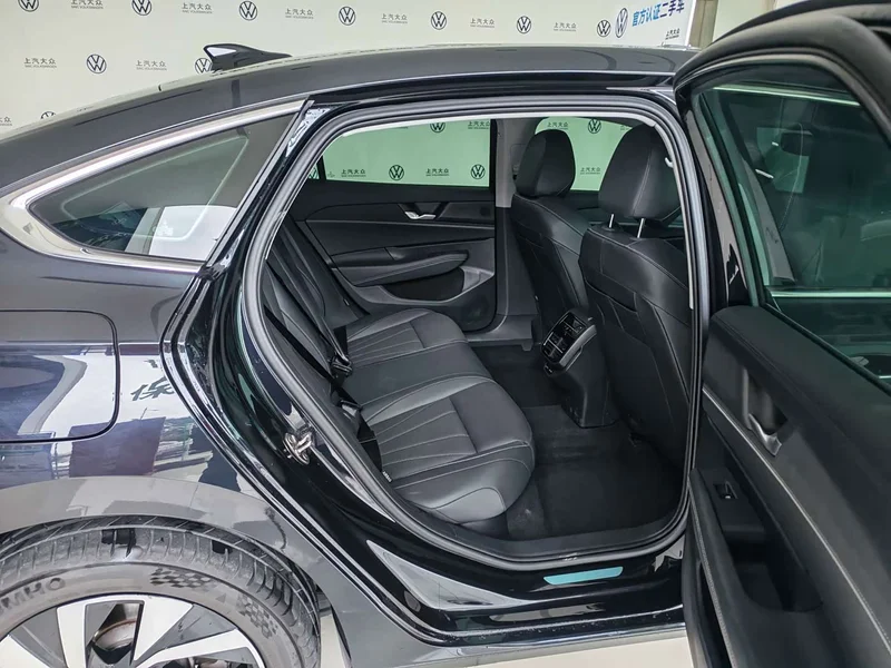 Volkswagen Passat — фото 8
