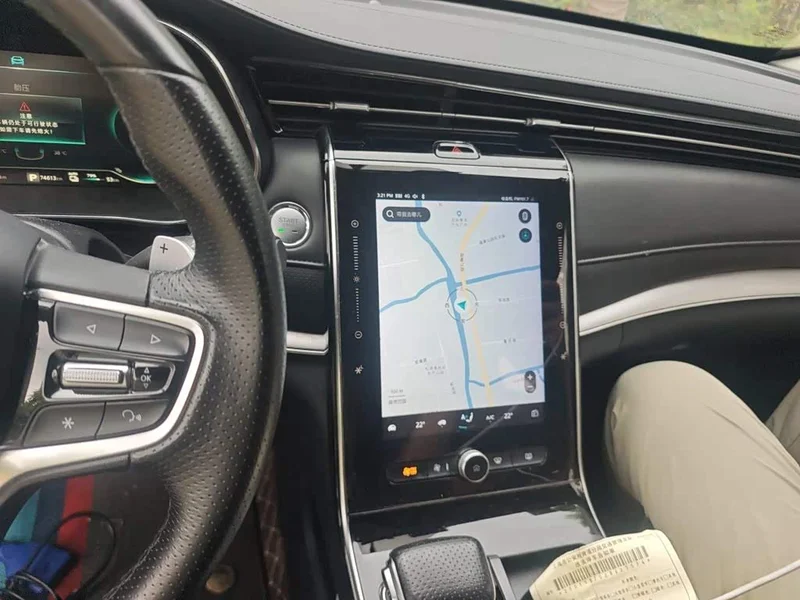 Roewe RX5 eMAX — фото 14