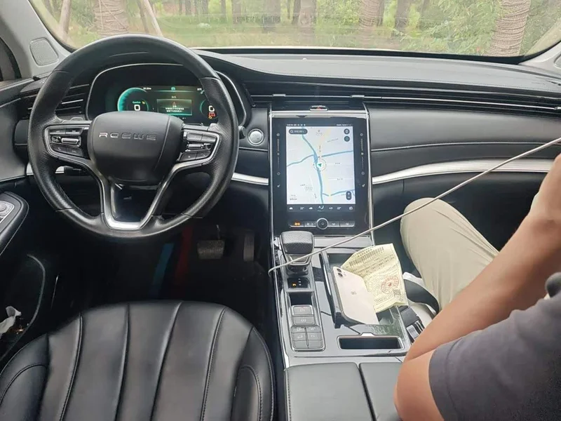 Roewe RX5 eMAX — фото 10