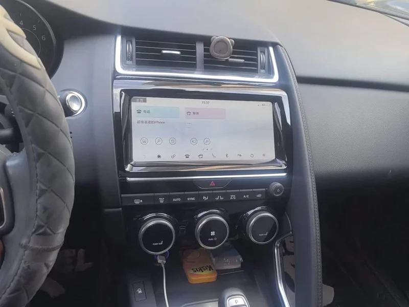 Jaguar E-PACE — фото 14